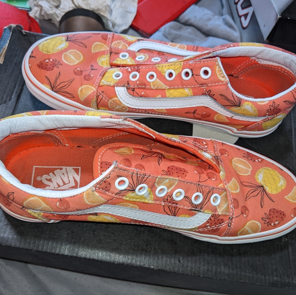 Vans - Picture 2 of 2
